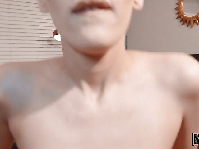 Paris Amour - Sweet jobber with short hair POV style