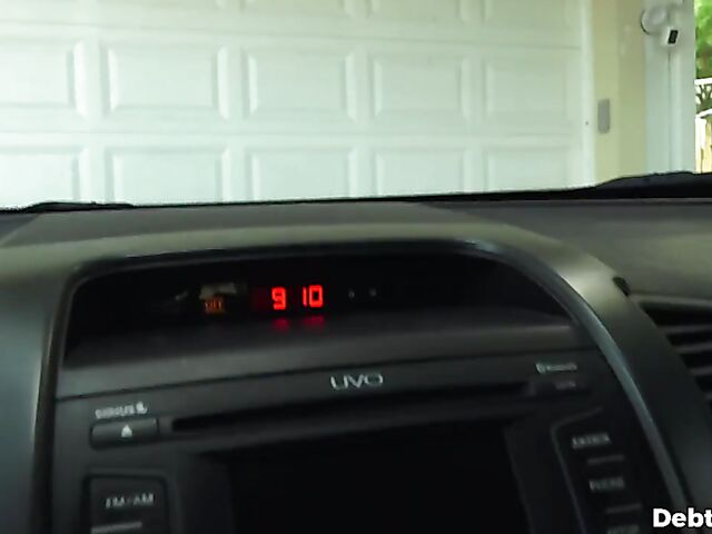 POV teen Jessica Marie pays debt with her 19-year-old pussy