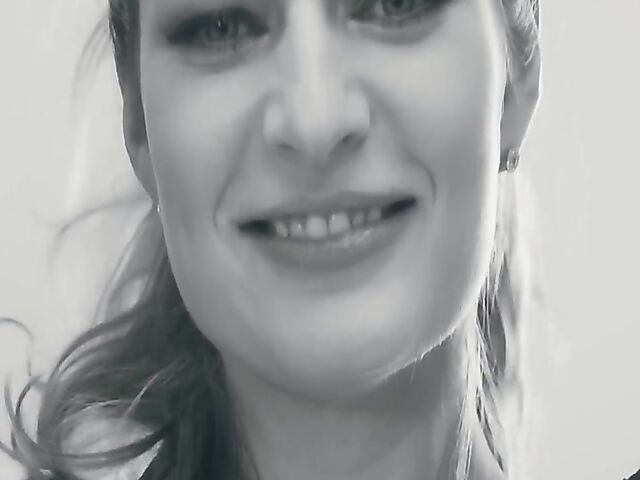 Leanne Lace gets eaten out by lesbian photographer Sylvia