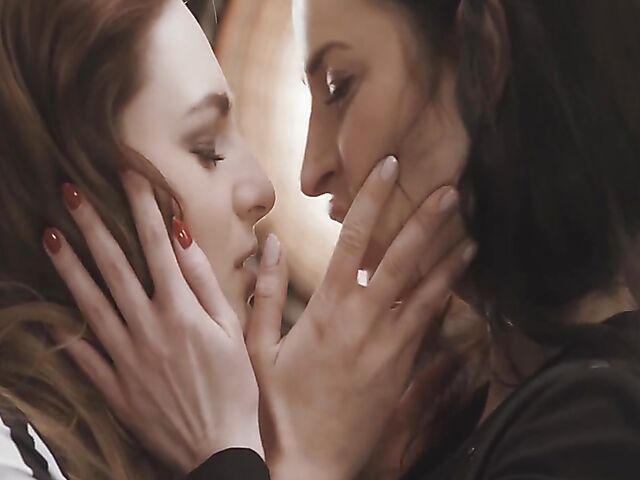 Leanne Lace gets eaten out by lesbian photographer Sylvia