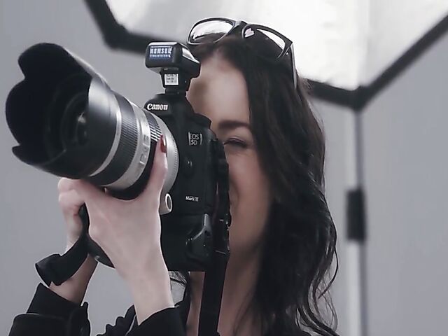 Leanne Lace gets eaten out by lesbian photographer Sylvia