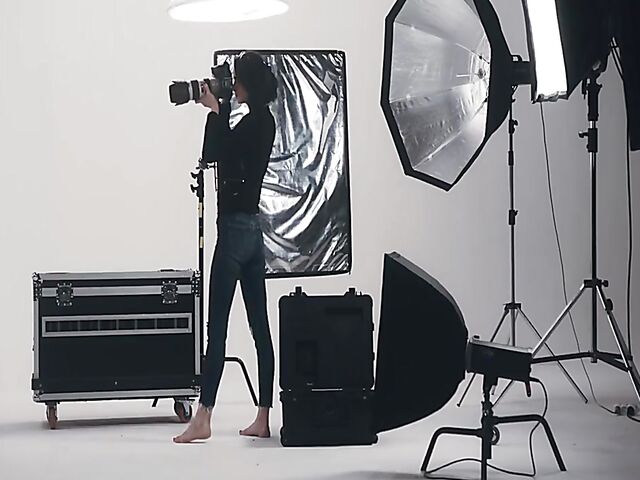 Leanne Lace gets eaten out by lesbian photographer Sylvia