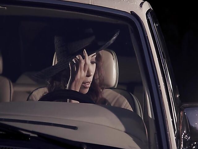 Paula Shy - Car masturbation in the night