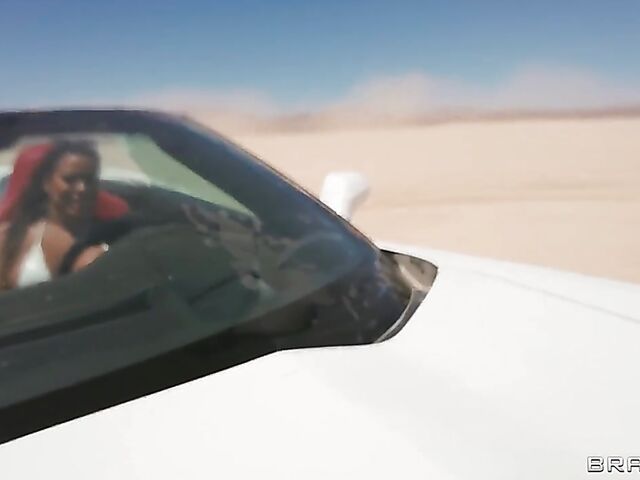 Crazy ride and outdoor sex in the desert with Luna Star
