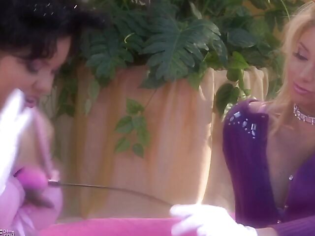 Lesbian kitten sex with Holly Morgan and Ruby Knox