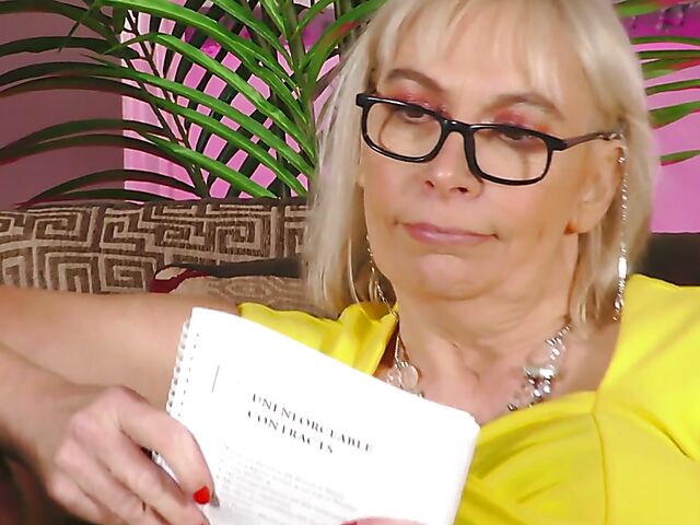 Barby - Mature dildo and pussy pump fun in black stockings