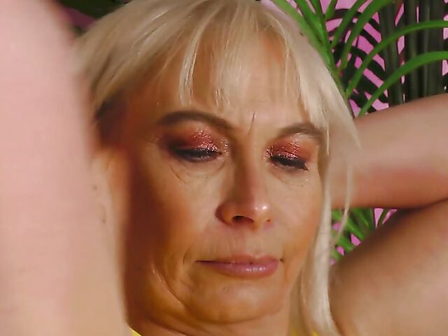 Barby - Mature dildo and pussy pump fun in black stockings