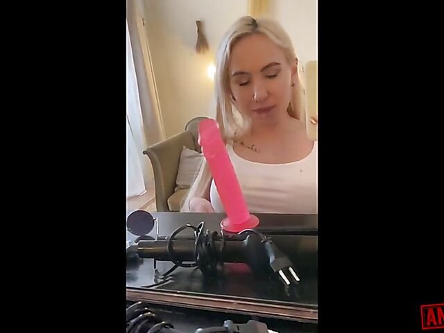 Blonde Bella Mur is in the mood for anal sex