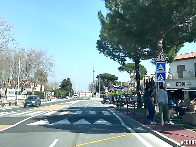 21-year-young French babe Sarah does porn in Saint-Tropez