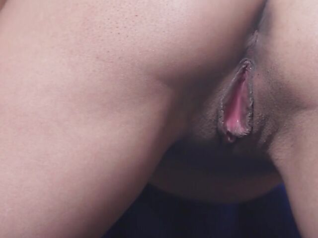 Dark-haired Harley Haze's hot dildo masturbation session on the couch