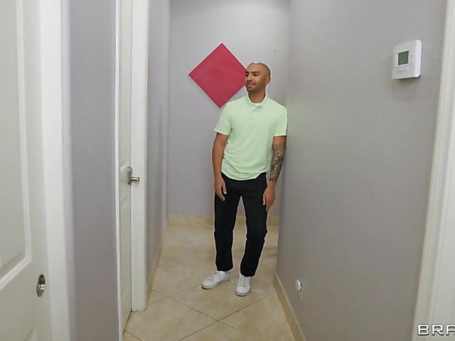 Mick Blue loves interracial FFM dream 3some with Asteria Diamond and Slimthick Vic