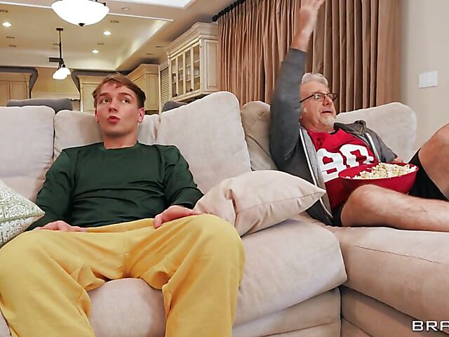 Boy fuck MILF Syren De Mer next to her old husband before a sexy threesome with gamer girl Jesse Pony