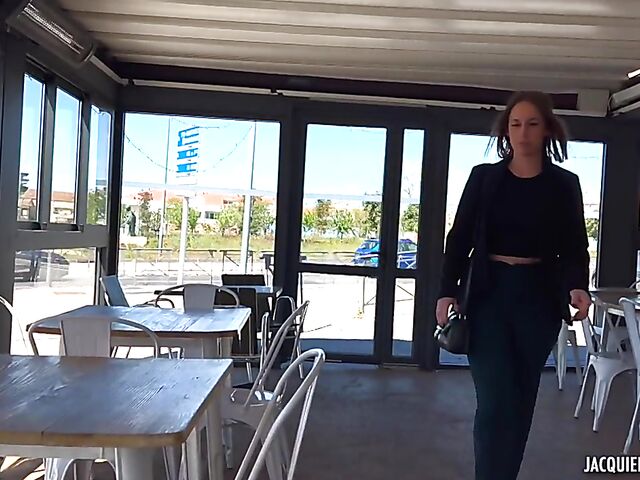 French porn with elegant 25-year-old Elodie from Marseille