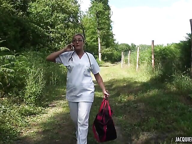 Outdoor sex in the countryside with helpful nurse Lindsay Diaz