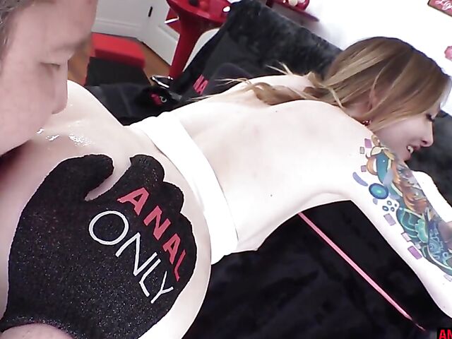 Red stockings girl Ailee Anne close up anal