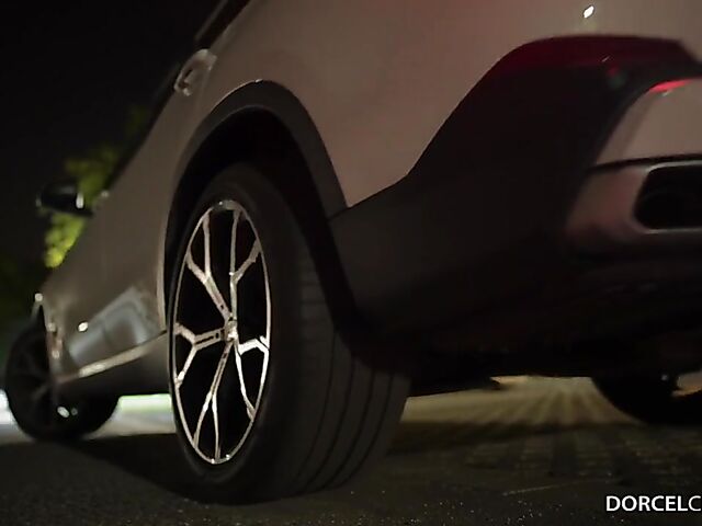 Shalina Devine - Round tits MILF double penetration in the evening