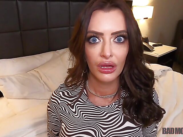 Linzee Ryder - Gorgeous big tits MILF POV