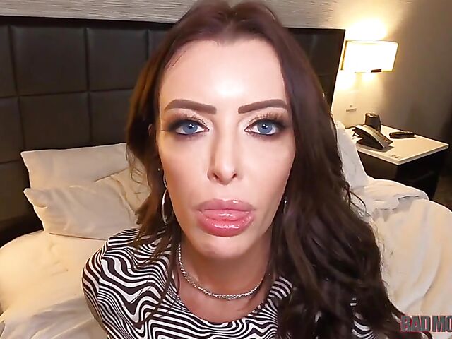 Linzee Ryder - Gorgeous big tits MILF POV