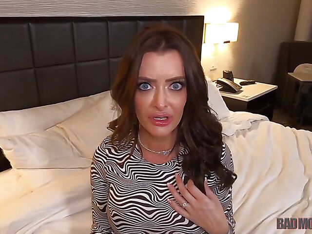 Linzee Ryder - Gorgeous big tits MILF POV