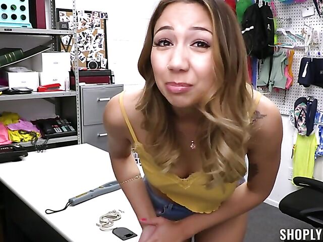 MMF threesome with sexy thief Kimora Quin