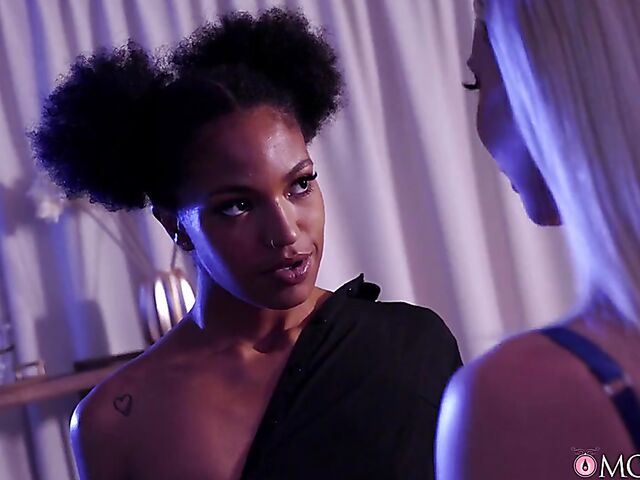 Interracial lesbian big tits stockings porn with ebony Tina Fire and amazing MILF Nicole