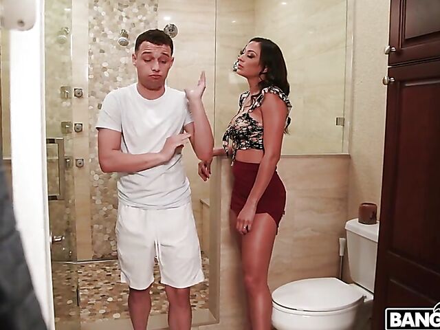 Cassie Del Isla - MILF shower foreplay and anal sex in bed with Johnny Love