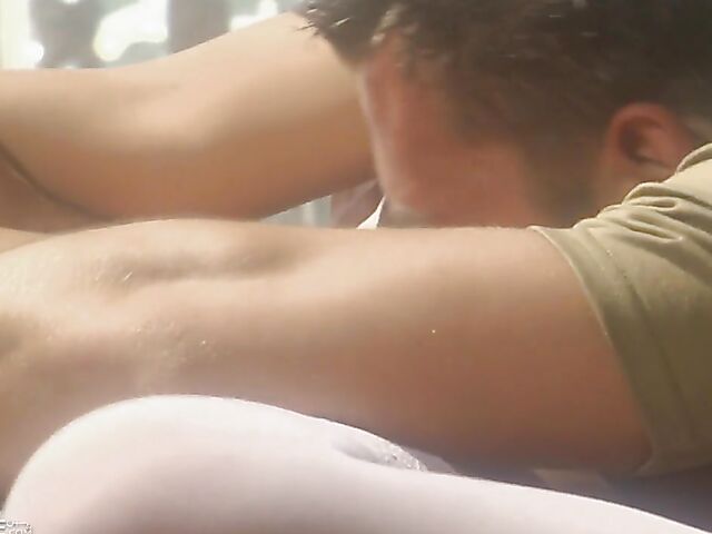 Passionate sex in white stockings with exotic Gianna Lynn