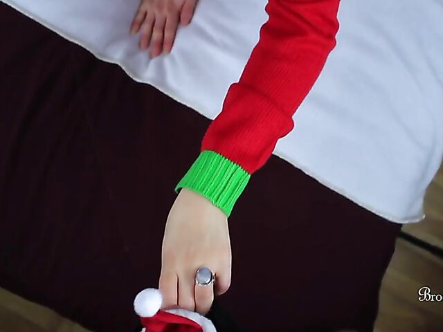 Christmas blowjob POV and cum on Brookelynne Briar's face