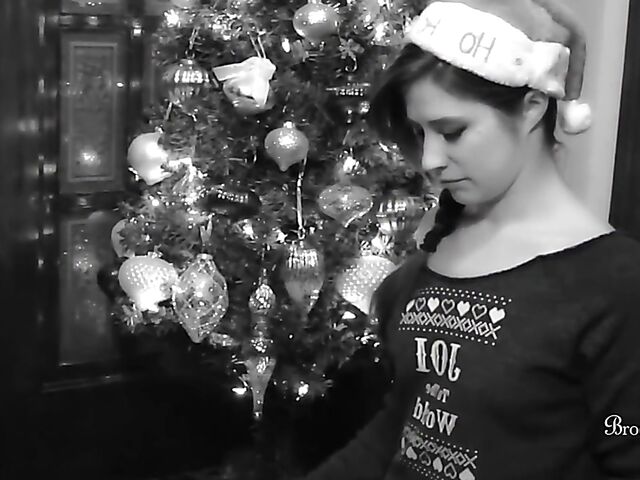 Christmas blowjob POV and cum on Brookelynne Briar's face