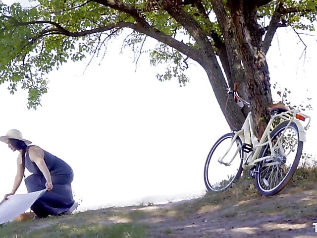 Sofi Nar's outdoor dildo bike adventure