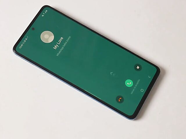 Alaya, 20 - Young redhead solo in the kitchen