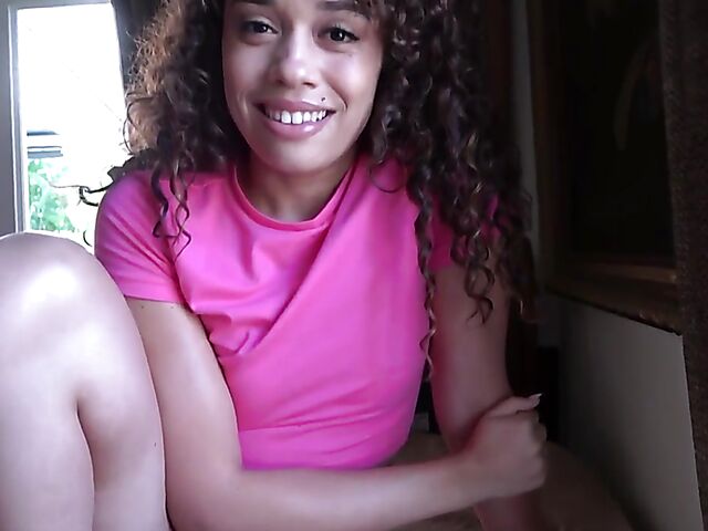 Sporty curly-haired POV latina Willow Ryder gets a dicking