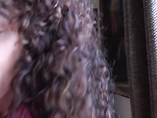 Sporty curly-haired POV latina Willow Ryder gets a dicking