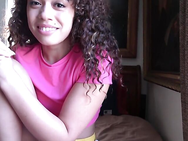 Sporty curly-haired POV latina Willow Ryder gets a dicking