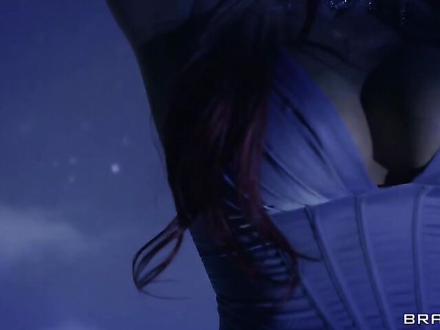 Full moon fuck on the couch with MILF pornstar Phoenix Marie