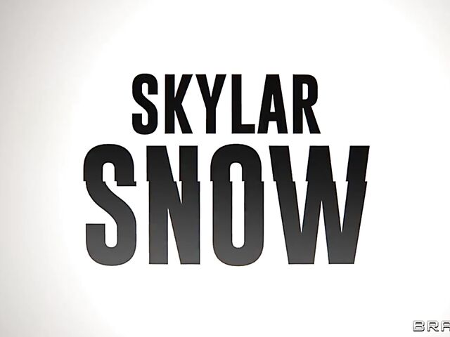 Curvy busty lesbians threesome featuring Natasha Nice, Skylar Snow and Abigaiil Morris