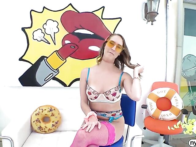 Close up fuck in pink stockings with delicious Cadence Lux