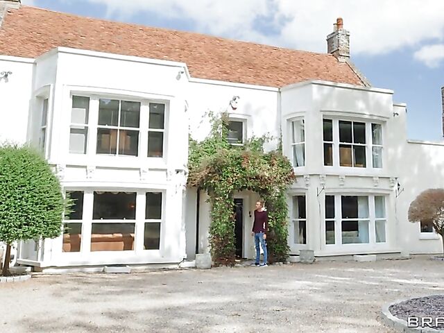 Rose Jones & Danny D - Pretty blonde gets a big dick