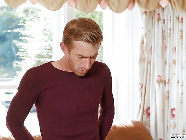 Rose Jones & Danny D - Pretty blonde gets a big dick