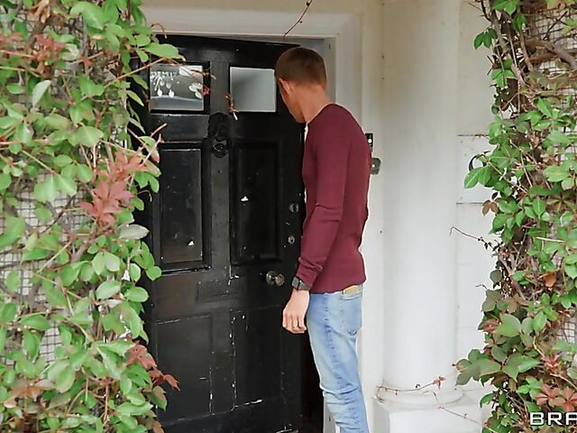 Rose Jones & Danny D - Pretty blonde gets a big dick