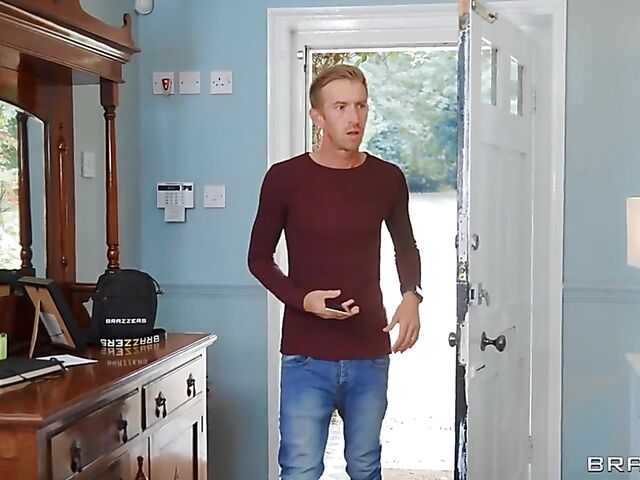 Rose Jones & Danny D - Pretty blonde gets a big dick