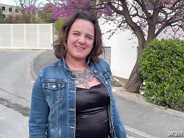 French mature anal slut Angel doing it well