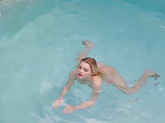 Big tits bikini blonde Mashenka is on vacation