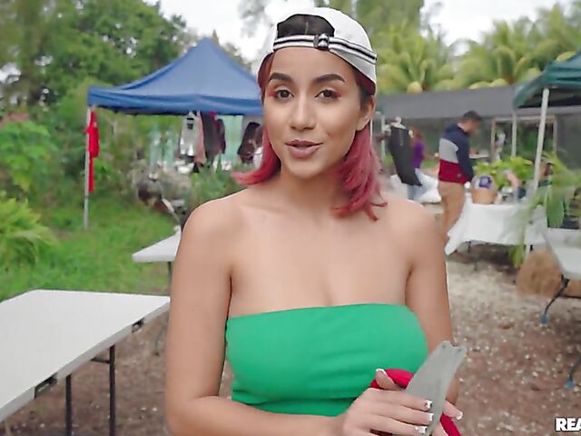 Naughty things behind the produce stand and outdoor quickie with hot farmer Roxie Sinner