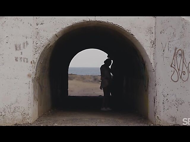 Seaside vacation and sensual sex outside with Camila Palmer