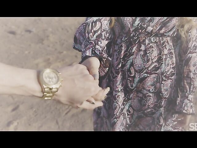 Seaside vacation and sensual sex outside with Camila Palmer