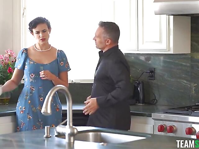 MILF teen threesome in the stepfamily with Naudi Nala and Penny Barber