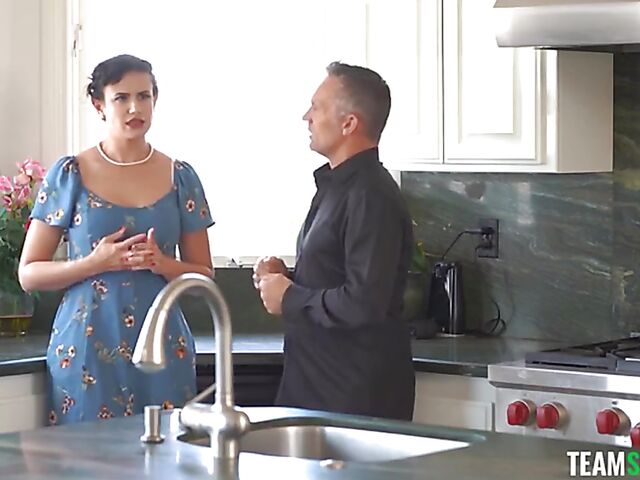 MILF teen threesome in the stepfamily with Naudi Nala and Penny Barber