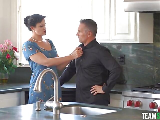 MILF teen threesome in the stepfamily with Naudi Nala and Penny Barber