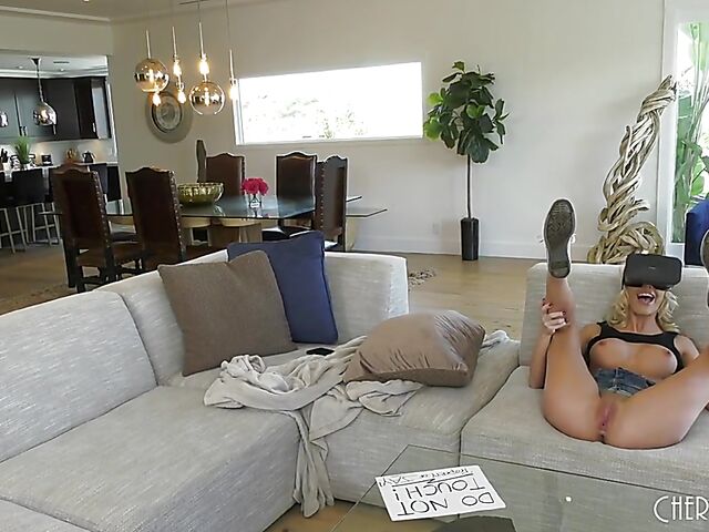 Shaved pussy VR addict Kenna James having a very real sex experience